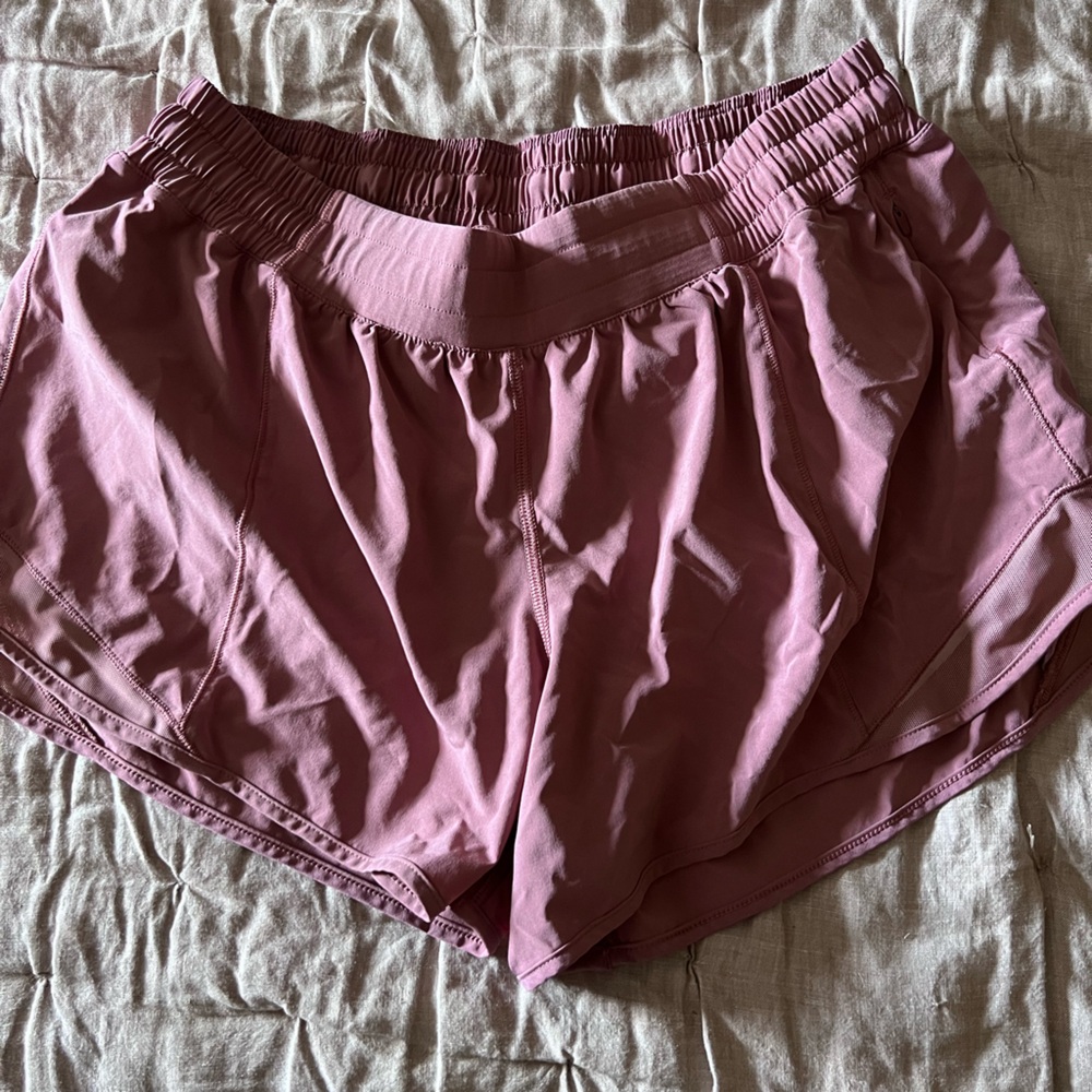 lululemon athletica Women's Athletic Shorts in Mauve low rise hotty hot 4in